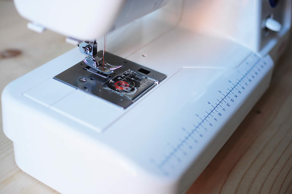 Tips For Buying a Sewing Machine - 5 Must Have Checklist Items